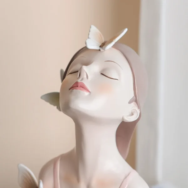 Busto de Meninas com Borboletas