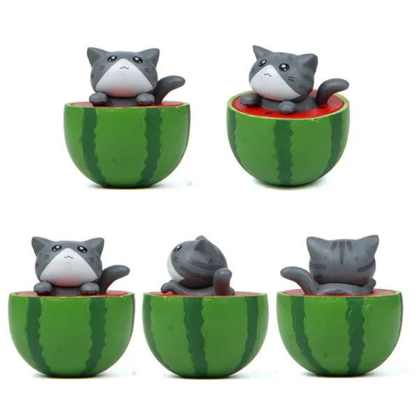 Miniaturas de Gatinhos em Melancias