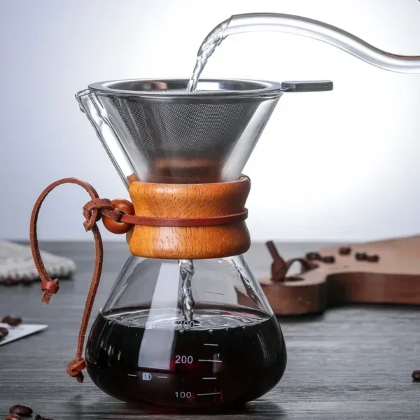 Cafeteira em Vidro com Detalhe em Madeira