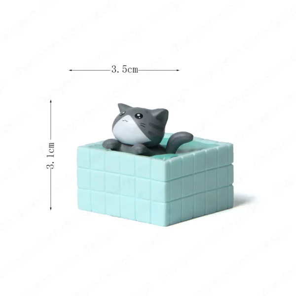 Miniaturas de Gatinhos na Piscina