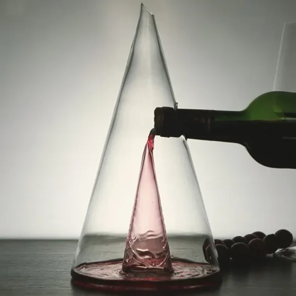 Decanter Pirâmide Cascata para Vinhos